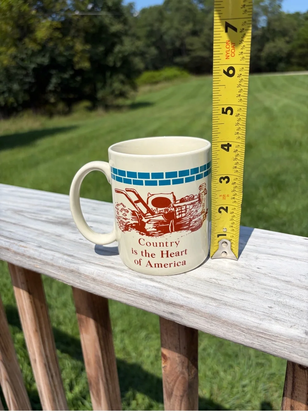 Cracker Barrel Country is the Heart of America coffee mug 12 fluid oz Vintage